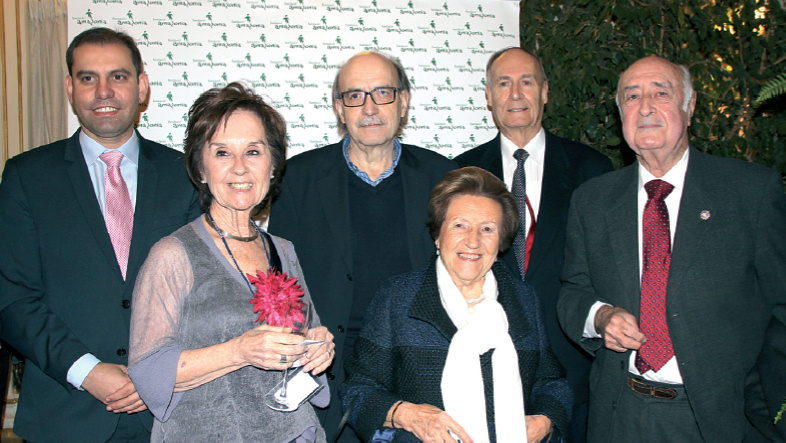 El director General de Gestión Económica y Farmacia de la conselleria de Salut, César Vicente, Juana Mª Román, Oriol Bonnín, el señor Bardolet, Rafael Perera y su esposa.