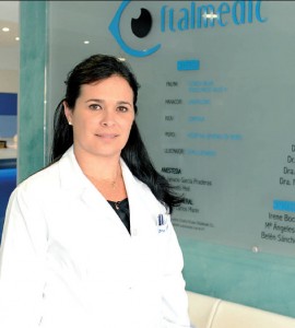 ELIZABETH FERNÁNDEZ PÉREZ ES LICENCIADA EN MEDICINA Y CIRUGÍA