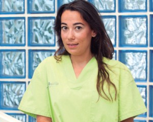 Victoria Buades. odontóloga, especializada en Implantología
