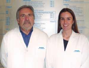 El doctor Pedro Alcaraz y la doctora Elsa González, especialistas en Neurocirugía de la Policlínica Miramar.