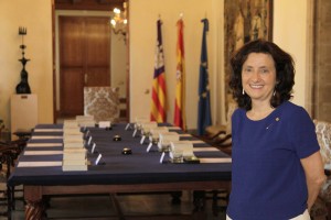 Fina Santiago, consellera de Servicios Sociales y Cooperación