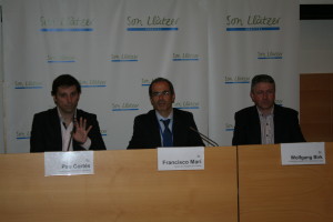 P. Cortés, F. Marí y W. Birk durante la presentación.