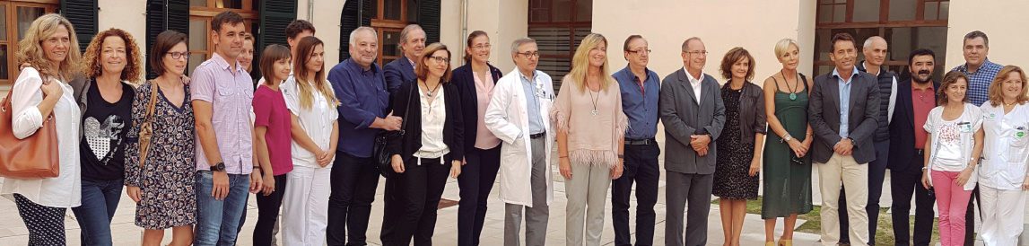 Foto de familia de los profesionales asistenciales que tomaron parte en el acto de presentación.