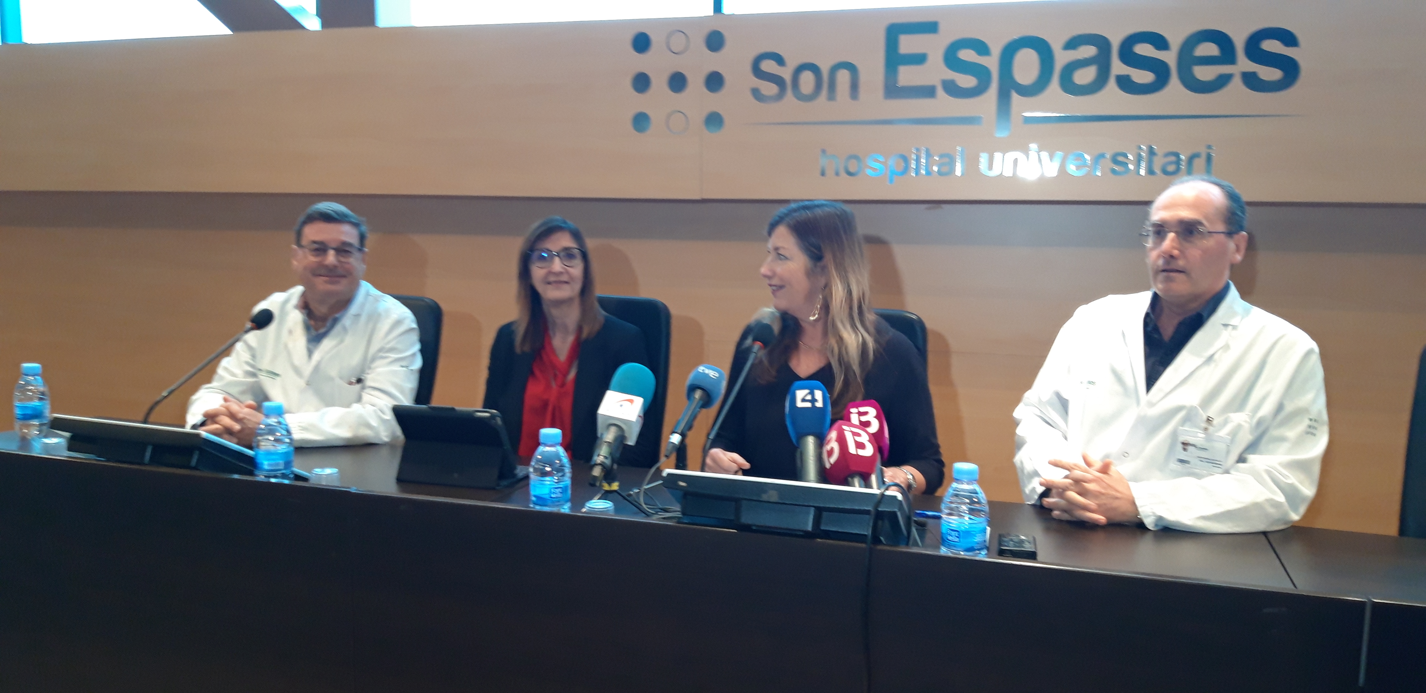 Jordi Reina, jefe de Virología de Son Espases, Maria Antònia Font, directora general de Salud, Pública, Patricia Gómez, consellera de Salud y Javier Murillas, jefe de Medicina Interna de Son Espases